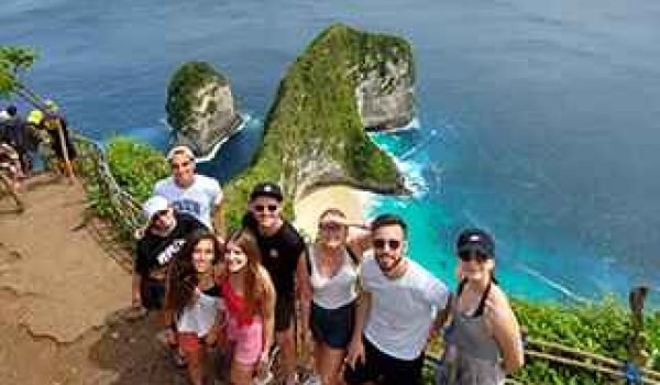 obyek wisata Kelingking Beach Nusa Penida Explore Bali