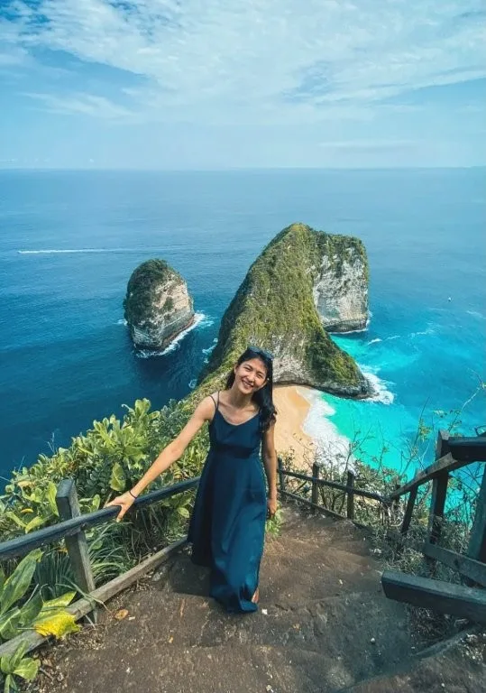 Kelingking Beach with its iconic T-Rex-shaped cliffs and turquoise ocean during a Nusa Penida West Tour and Snorkeling Adventure.